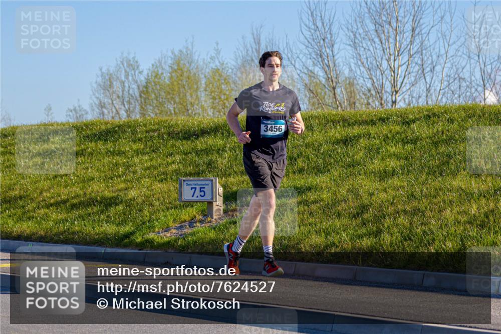 06.04.2025 - 44. Internationalen Wilhelmsburger Insellauf Michael Strokosch http://msf.ph/oto/7624527 06.04.2025 09:18:38 Laufen 7, 5, 3456 meine-sportfotos.de