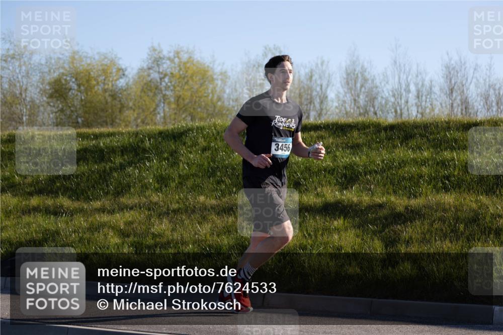 06.04.2025 - 44. Internationalen Wilhelmsburger Insellauf Michael Strokosch http://msf.ph/oto/7624533 06.04.2025 09:18:40 Laufen 3456 meine-sportfotos.de