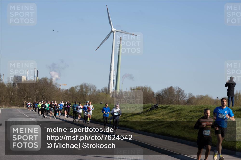 06.04.2025 - 44. Internationalen Wilhelmsburger Insellauf Michael Strokosch http://msf.ph/oto/7624542 06.04.2025 09:24:30 Laufen 5178, 4400, 4030 meine-sportfotos.de