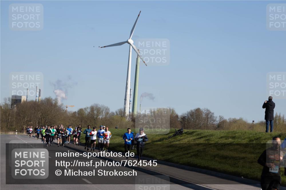 06.04.2025 - 44. Internationalen Wilhelmsburger Insellauf Michael Strokosch http://msf.ph/oto/7624545 06.04.2025 09:24:31 Laufen 4400 meine-sportfotos.de