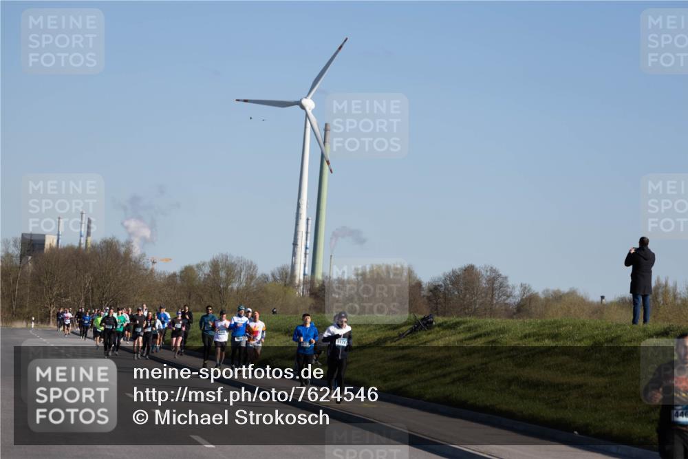 06.04.2025 - 44. Internationalen Wilhelmsburger Insellauf Michael Strokosch http://msf.ph/oto/7624546 06.04.2025 09:24:31 Laufen 3453, 5178, 440 meine-sportfotos.de