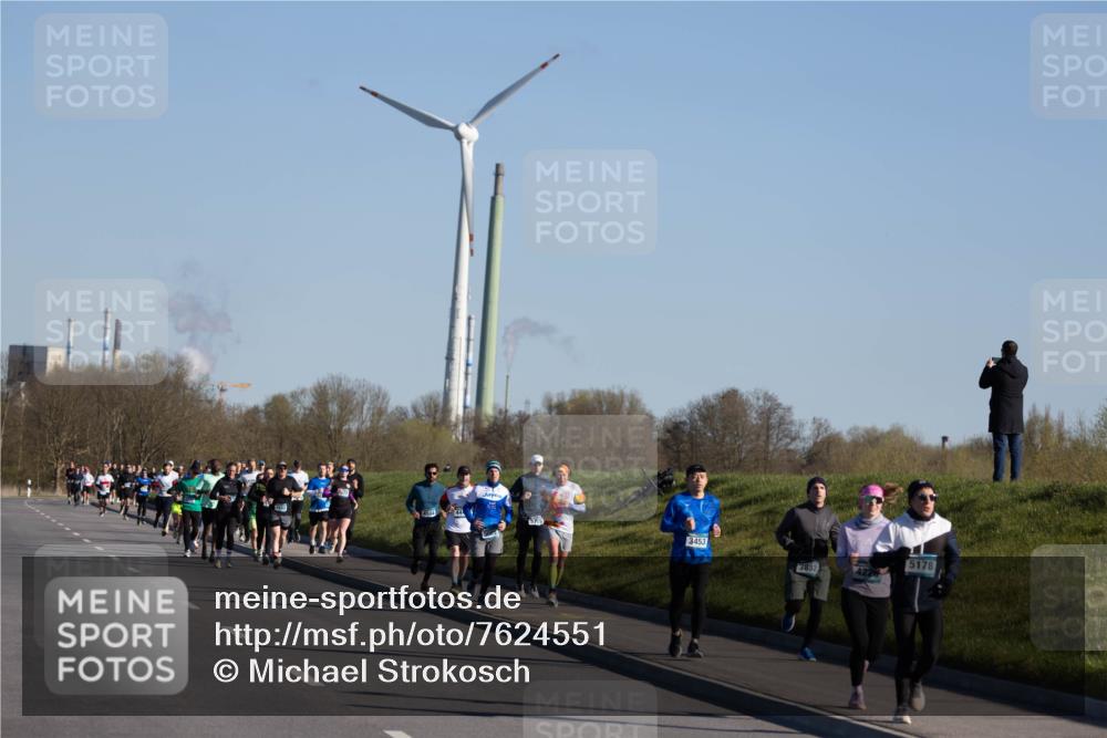 06.04.2025 - 44. Internationalen Wilhelmsburger Insellauf Michael Strokosch http://msf.ph/oto/7624551 06.04.2025 09:24:37 Laufen 3453, 3832, 5178 meine-sportfotos.de