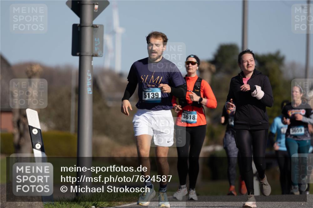 06.04.2025 - 44. Internationalen Wilhelmsburger Insellauf Michael Strokosch http://msf.ph/oto/7624587 06.04.2025 10:09:23 Laufen 21, 097, 5139, 3618, 3659 meine-sportfotos.de