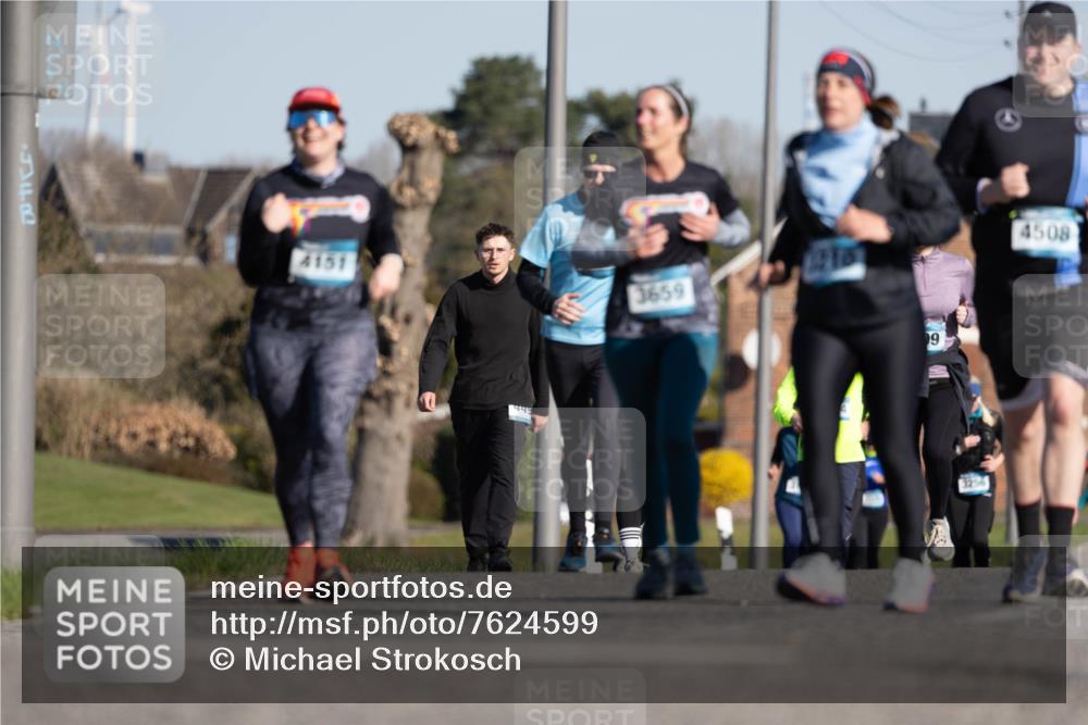 06.04.2025 - 44. Internationalen Wilhelmsburger Insellauf Michael Strokosch http://msf.ph/oto/7624599 06.04.2025 10:09:28 Laufen 744, 4151, 3659, 4508 meine-sportfotos.de