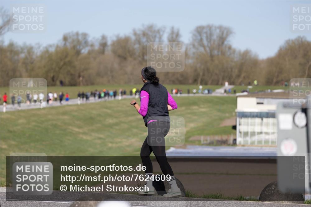 06.04.2025 - 44. Internationalen Wilhelmsburger Insellauf Michael Strokosch http://msf.ph/oto/7624609 06.04.2025 10:09:48 Laufen  meine-sportfotos.de
