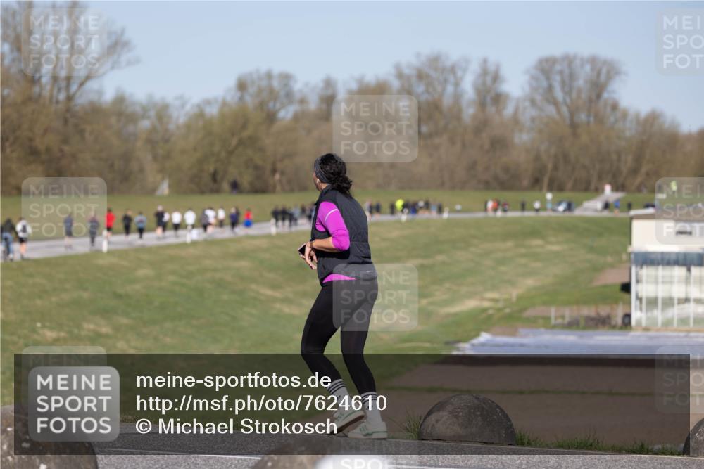 06.04.2025 - 44. Internationalen Wilhelmsburger Insellauf Michael Strokosch http://msf.ph/oto/7624610 06.04.2025 10:09:49 Laufen  meine-sportfotos.de