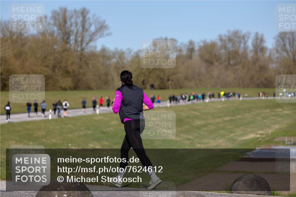 06.04.2025 - 44. Internationalen Wilhelmsburger Insellauf Michael Strokosch http://msf.ph/oto/7624612 06.04.2025 10:09:49 Laufen  meine-sportfotos.de