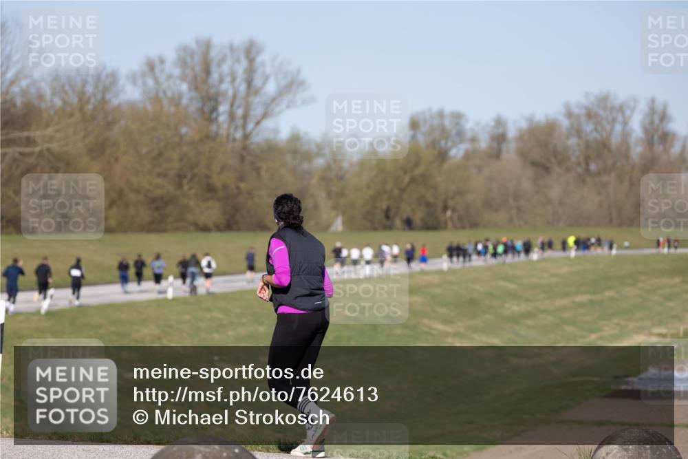 06.04.2025 - 44. Internationalen Wilhelmsburger Insellauf Michael Strokosch http://msf.ph/oto/7624613 06.04.2025 10:09:49 Laufen  meine-sportfotos.de