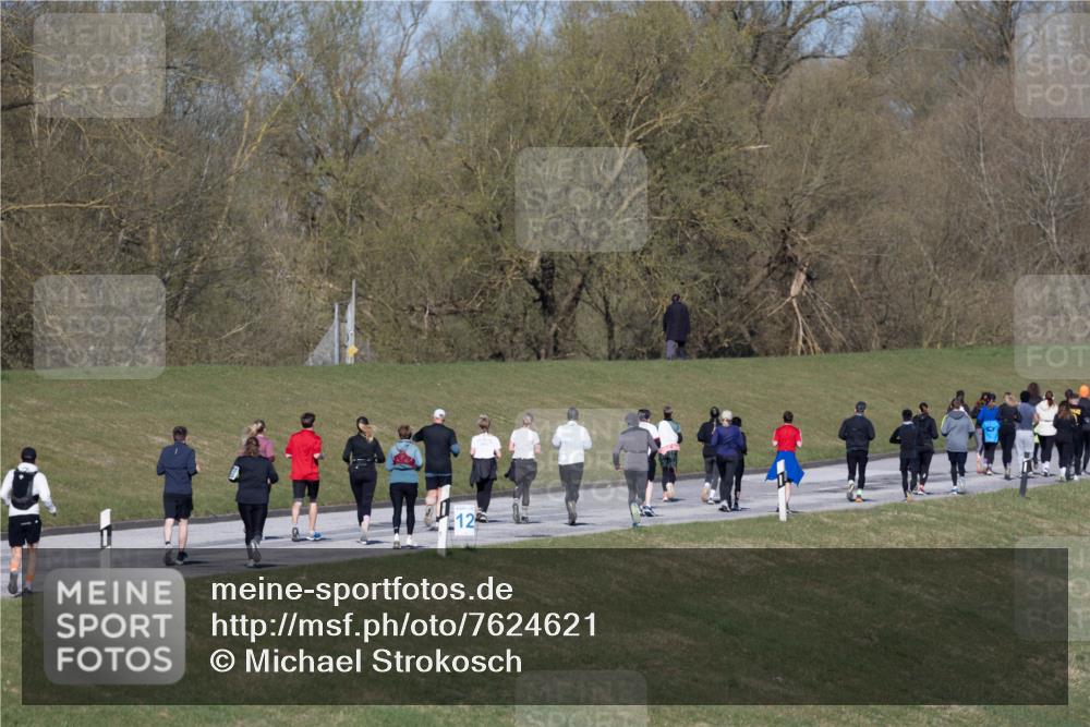 06.04.2025 - 44. Internationalen Wilhelmsburger Insellauf Michael Strokosch http://msf.ph/oto/7624621 06.04.2025 10:09:55 Laufen 122 meine-sportfotos.de