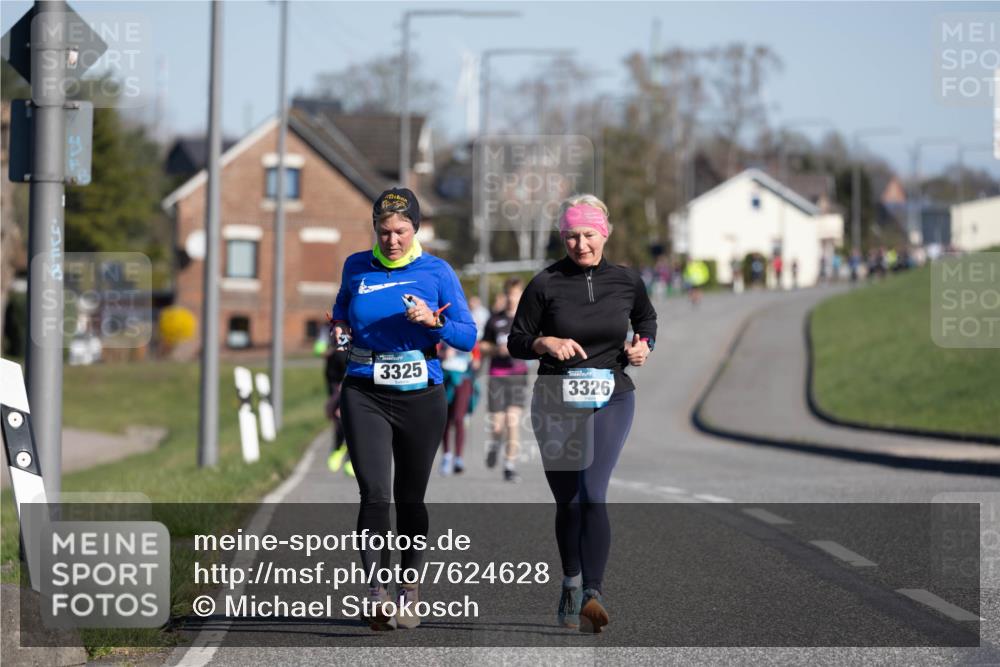 06.04.2025 - 44. Internationalen Wilhelmsburger Insellauf Michael Strokosch http://msf.ph/oto/7624628 06.04.2025 10:10:01 Laufen 3325, 3326 meine-sportfotos.de