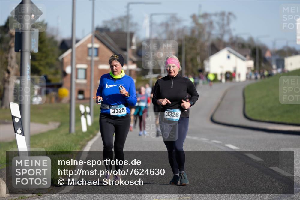 06.04.2025 - 44. Internationalen Wilhelmsburger Insellauf Michael Strokosch http://msf.ph/oto/7624630 06.04.2025 10:10:01 Laufen 3325, 3326 meine-sportfotos.de