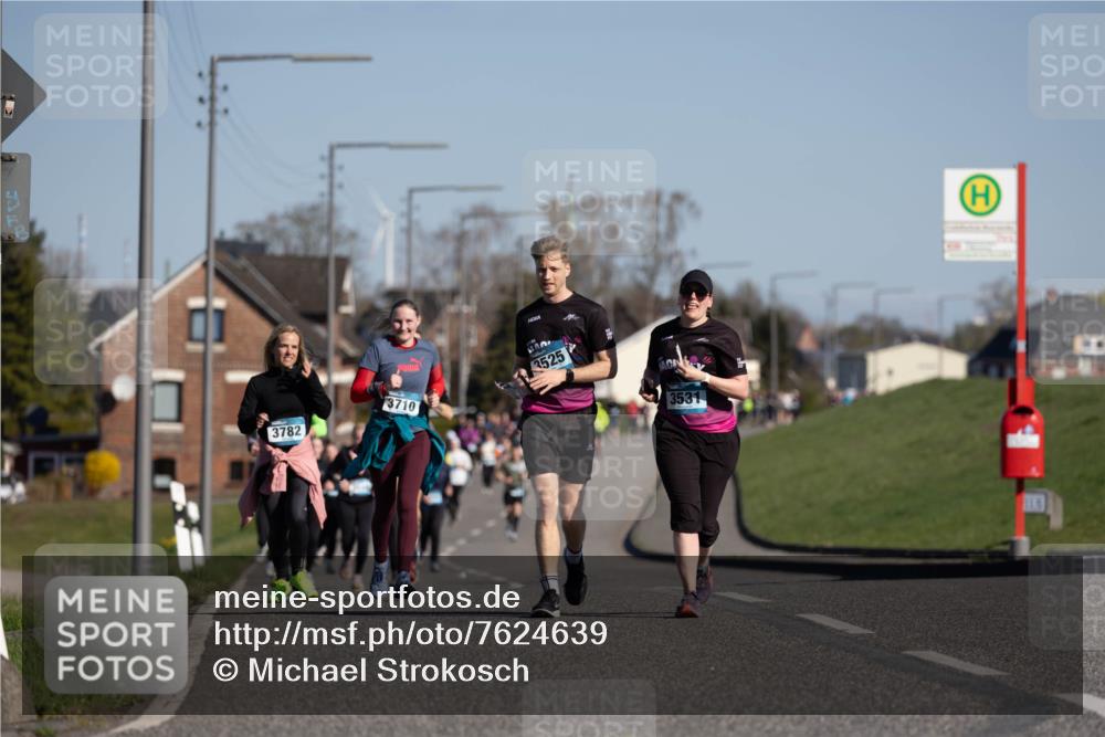 06.04.2025 - 44. Internationalen Wilhelmsburger Insellauf Michael Strokosch http://msf.ph/oto/7624639 06.04.2025 10:10:12 Laufen 3782, 3525, 3710, 3531 meine-sportfotos.de