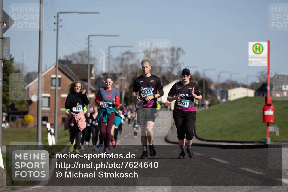 06.04.2025 - 44. Internationalen Wilhelmsburger Insellauf Michael Strokosch http://msf.ph/oto/7624640 06.04.2025 10:10:13 Laufen 3782, 3210, 3525, 3531, 115 meine-sportfotos.de