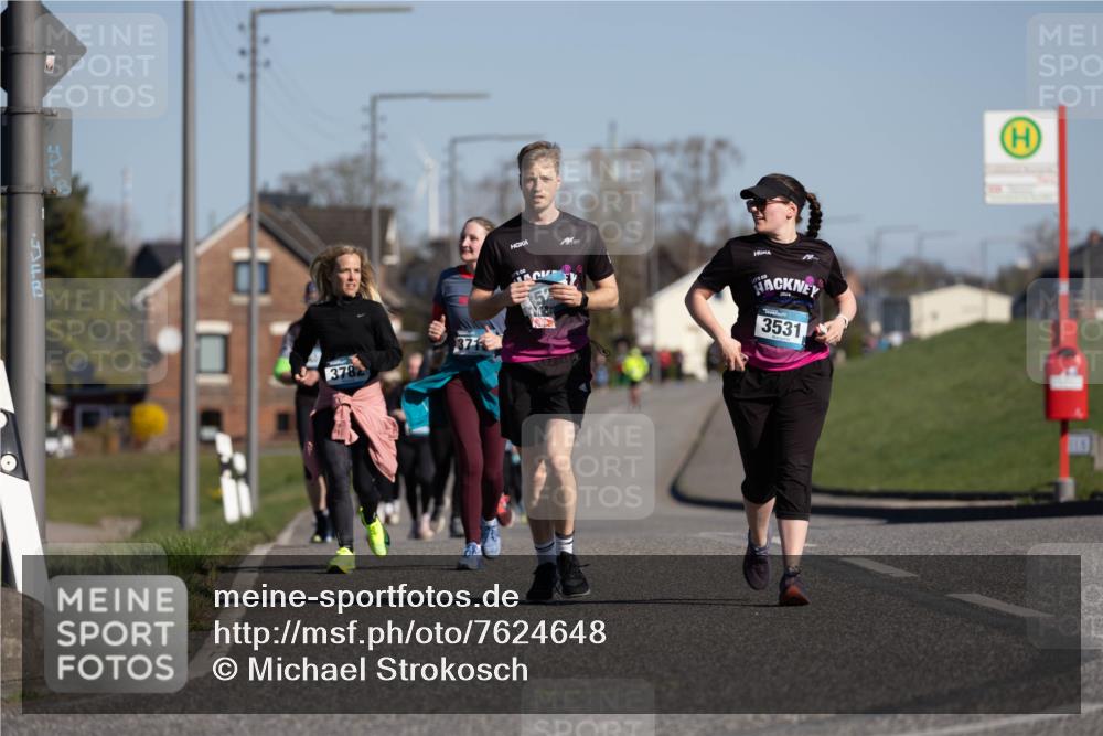 06.04.2025 - 44. Internationalen Wilhelmsburger Insellauf Michael Strokosch http://msf.ph/oto/7624648 06.04.2025 10:10:15 Laufen 3782, 371, 1952, 3531 meine-sportfotos.de