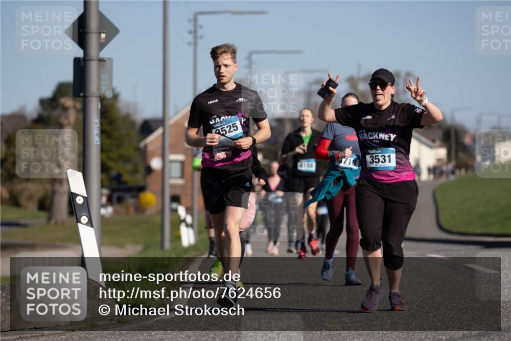 06.04.2025 - 44. Internationalen Wilhelmsburger Insellauf Michael Strokosch http://msf.ph/oto/7624656 06.04.2025 10:10:17 Laufen 00, 3525, 2024, 3531 meine-sportfotos.de