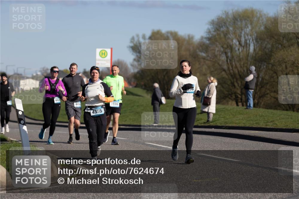 06.04.2025 - 44. Internationalen Wilhelmsburger Insellauf Michael Strokosch http://msf.ph/oto/7624674 06.04.2025 10:11:18 Laufen 443, 444, 4355, 3186 meine-sportfotos.de