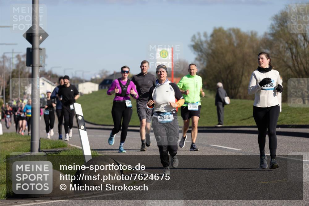 06.04.2025 - 44. Internationalen Wilhelmsburger Insellauf Michael Strokosch http://msf.ph/oto/7624675 06.04.2025 10:11:19 Laufen 443, 4355, 3186, 5258 meine-sportfotos.de