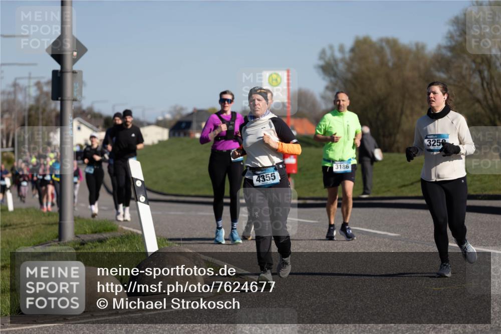 06.04.2025 - 44. Internationalen Wilhelmsburger Insellauf Michael Strokosch http://msf.ph/oto/7624677 06.04.2025 10:11:19 Laufen 4355, 3186, 325 meine-sportfotos.de