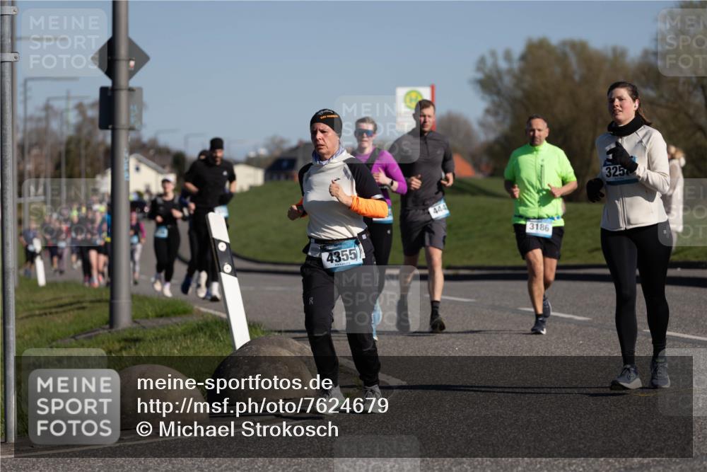 06.04.2025 - 44. Internationalen Wilhelmsburger Insellauf Michael Strokosch http://msf.ph/oto/7624679 06.04.2025 10:11:20 Laufen 4355, 444, 3186, 325 meine-sportfotos.de