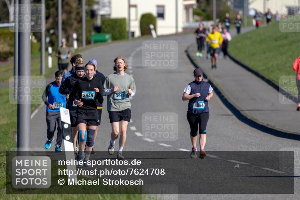 06.04.2025 - 44. Internationalen Wilhelmsburger Insellauf Michael Strokosch http://msf.ph/oto/7624708 06.04.2025 10:13:30 Laufen 3860, 3645, 3935, 4064 meine-sportfotos.de