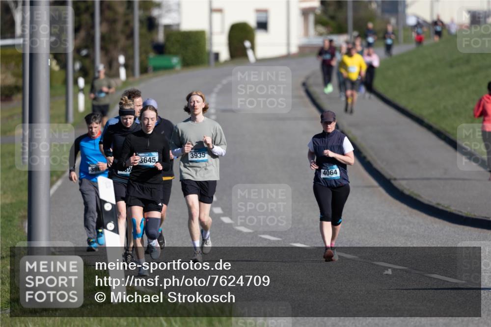 06.04.2025 - 44. Internationalen Wilhelmsburger Insellauf Michael Strokosch http://msf.ph/oto/7624709 06.04.2025 10:13:30 Laufen 3645, 3935, 386, 4064 meine-sportfotos.de
