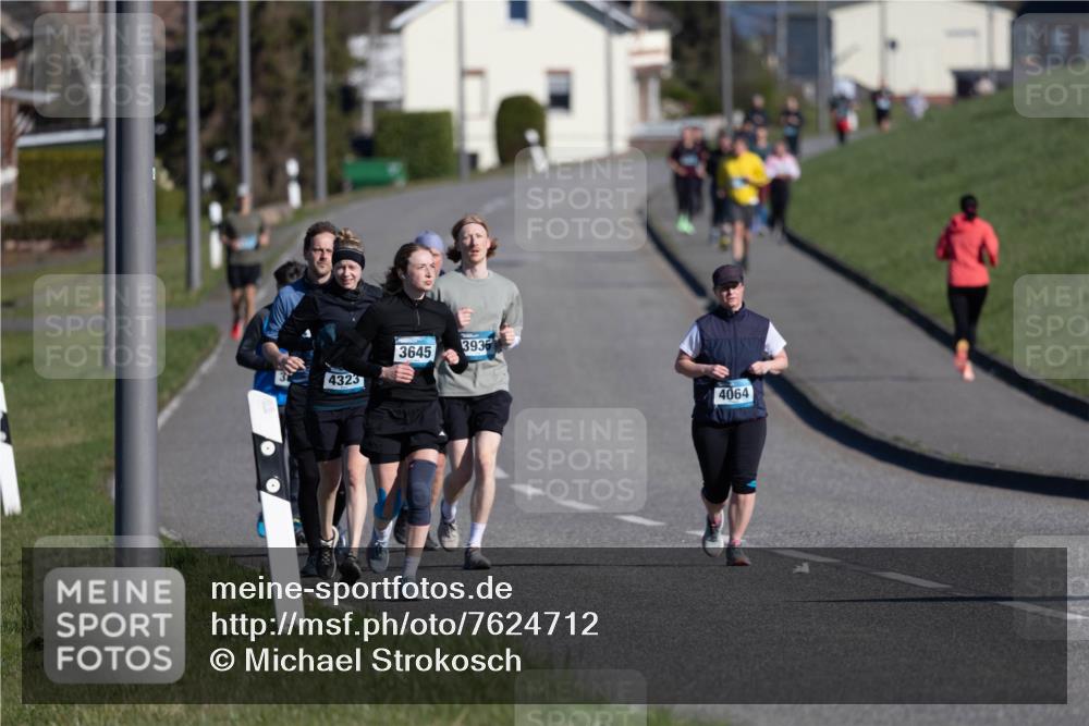 06.04.2025 - 44. Internationalen Wilhelmsburger Insellauf Michael Strokosch http://msf.ph/oto/7624712 06.04.2025 10:13:32 Laufen 4323, 3645, 3935, 4064 meine-sportfotos.de