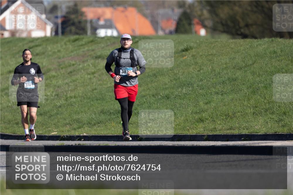 06.04.2025 - 44. Internationalen Wilhelmsburger Insellauf Michael Strokosch http://msf.ph/oto/7624754 06.04.2025 10:15:11 Laufen 3321, 382 meine-sportfotos.de