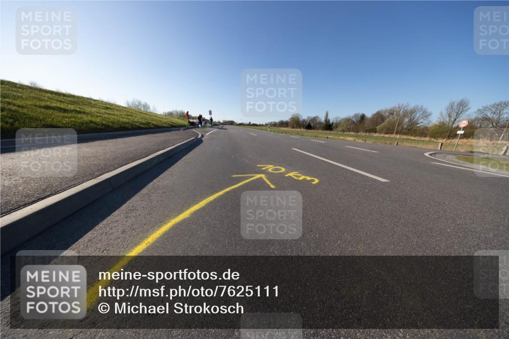 06.04.2025 - 44. Internationalen Wilhelmsburger Insellauf Michael Strokosch http://msf.ph/oto/7625111 06.04.2025 09:08:38 Laufen 10, 281 meine-sportfotos.de