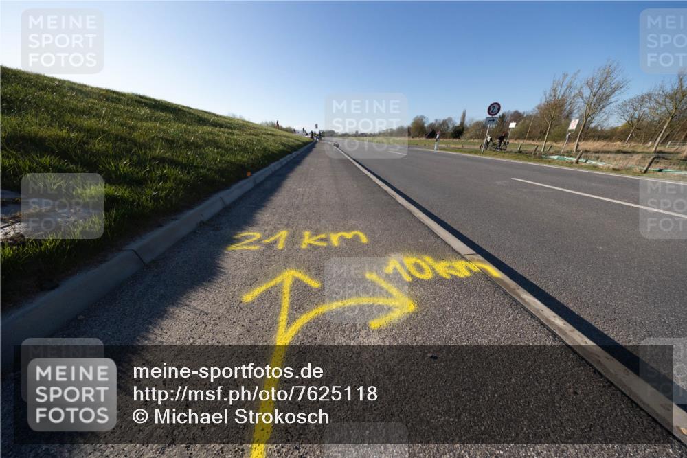 06.04.2025 - 44. Internationalen Wilhelmsburger Insellauf Michael Strokosch http://msf.ph/oto/7625118 06.04.2025 09:09:30 Laufen 21 meine-sportfotos.de
