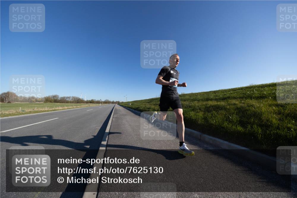 06.04.2025 - 44. Internationalen Wilhelmsburger Insellauf Michael Strokosch http://msf.ph/oto/7625130 06.04.2025 09:16:17 Laufen  meine-sportfotos.de