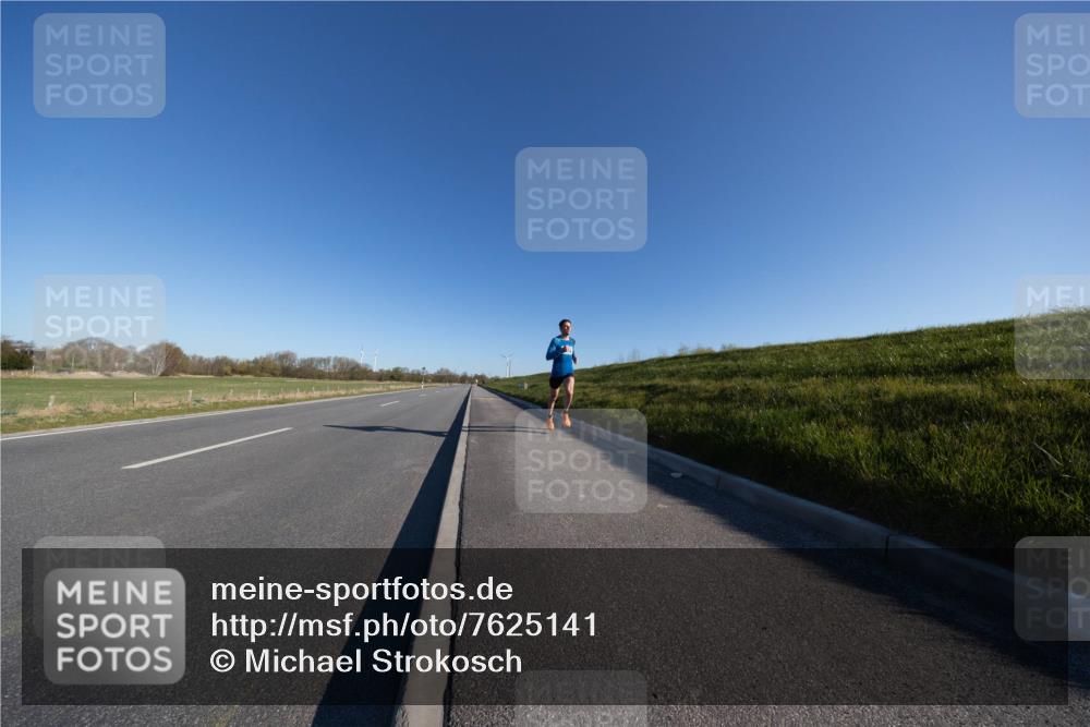06.04.2025 - 44. Internationalen Wilhelmsburger Insellauf Michael Strokosch http://msf.ph/oto/7625141 06.04.2025 09:16:48 Laufen  meine-sportfotos.de