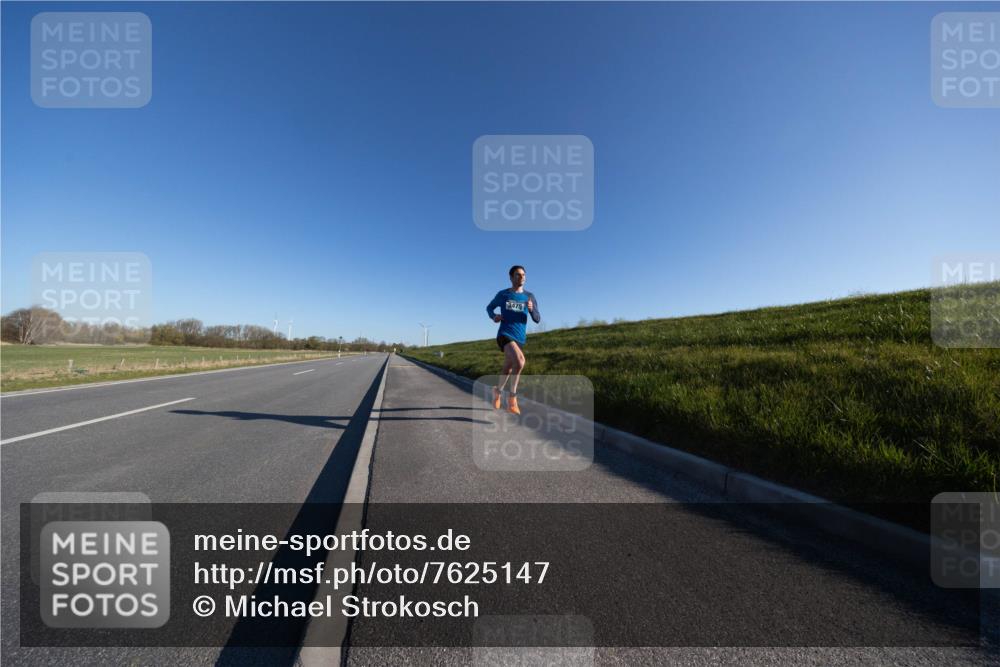 06.04.2025 - 44. Internationalen Wilhelmsburger Insellauf Michael Strokosch http://msf.ph/oto/7625147 06.04.2025 09:16:49 Laufen 3475 meine-sportfotos.de