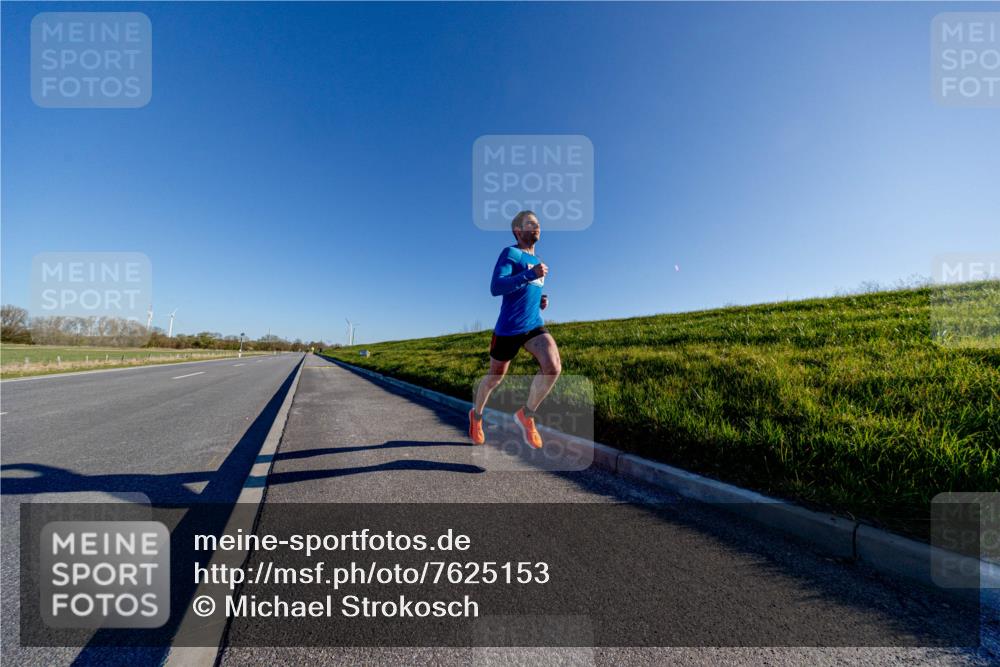 06.04.2025 - 44. Internationalen Wilhelmsburger Insellauf Michael Strokosch http://msf.ph/oto/7625153 06.04.2025 09:16:49 Laufen  meine-sportfotos.de