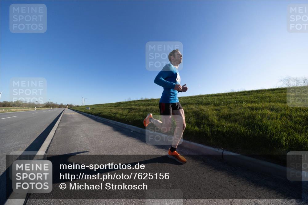 06.04.2025 - 44. Internationalen Wilhelmsburger Insellauf Michael Strokosch http://msf.ph/oto/7625156 06.04.2025 09:16:49 Laufen  meine-sportfotos.de