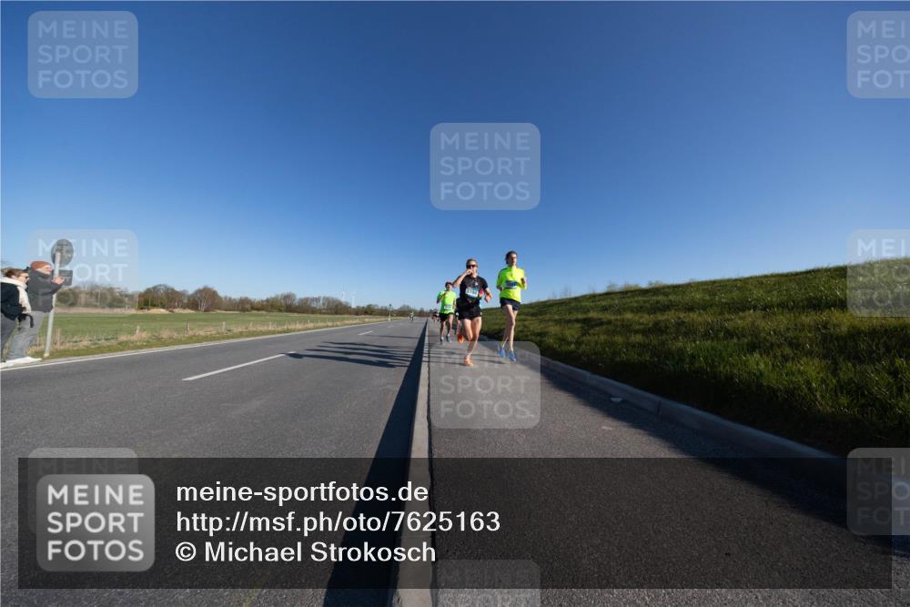 06.04.2025 - 44. Internationalen Wilhelmsburger Insellauf Michael Strokosch http://msf.ph/oto/7625163 06.04.2025 09:17:09 Laufen  meine-sportfotos.de