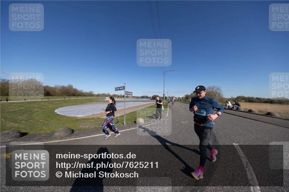 06.04.2025 - 44. Internationalen Wilhelmsburger Insellauf Michael Strokosch http://msf.ph/oto/7625211 06.04.2025 10:13:03 Laufen 4486 meine-sportfotos.de
