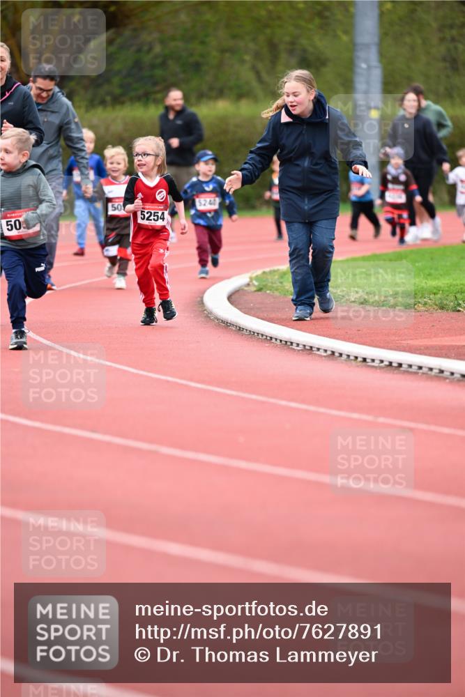 13.04.2025 - Hammer Lauf Dr. Thomas Lammeyer http://msf.ph/oto/7627891 13.04.2025 09:10:54 Laufen 50, 50, 5254, 5240 meine-sportfotos.de