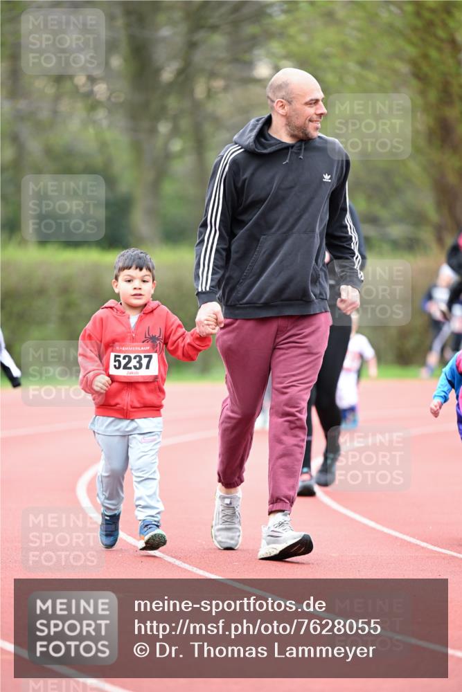 13.04.2025 - Hammer Lauf Dr. Thomas Lammeyer http://msf.ph/oto/7628055 13.04.2025 09:11:38 Laufen 15, 5237 meine-sportfotos.de