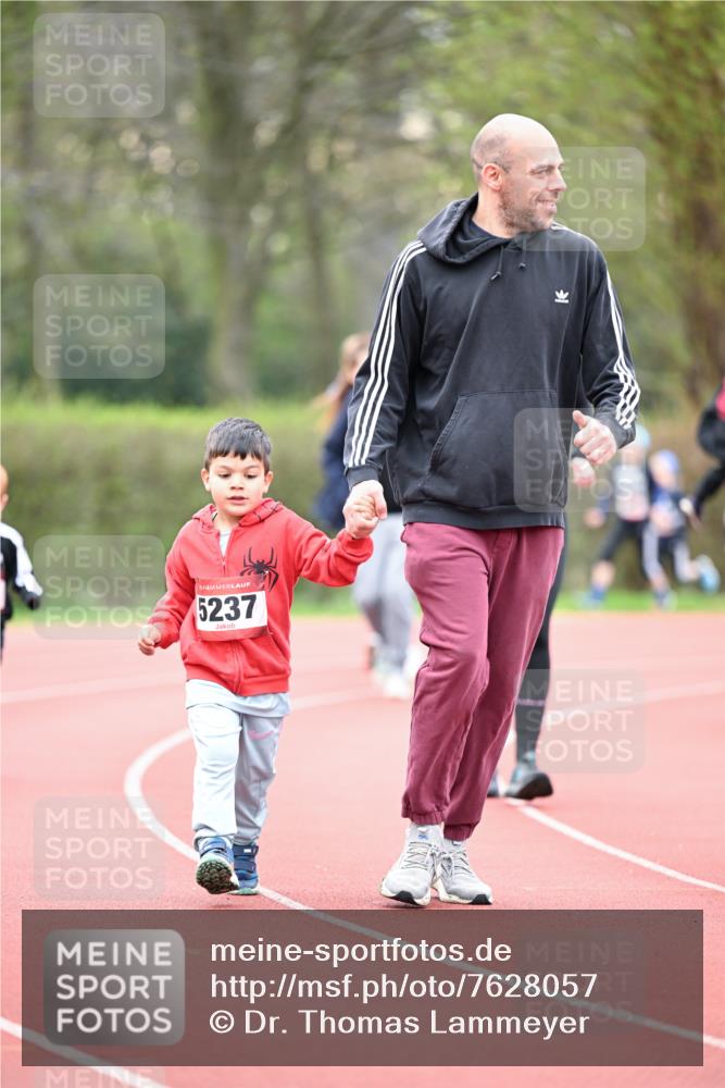 13.04.2025 - Hammer Lauf Dr. Thomas Lammeyer http://msf.ph/oto/7628057 13.04.2025 09:11:38 Laufen 5237 meine-sportfotos.de