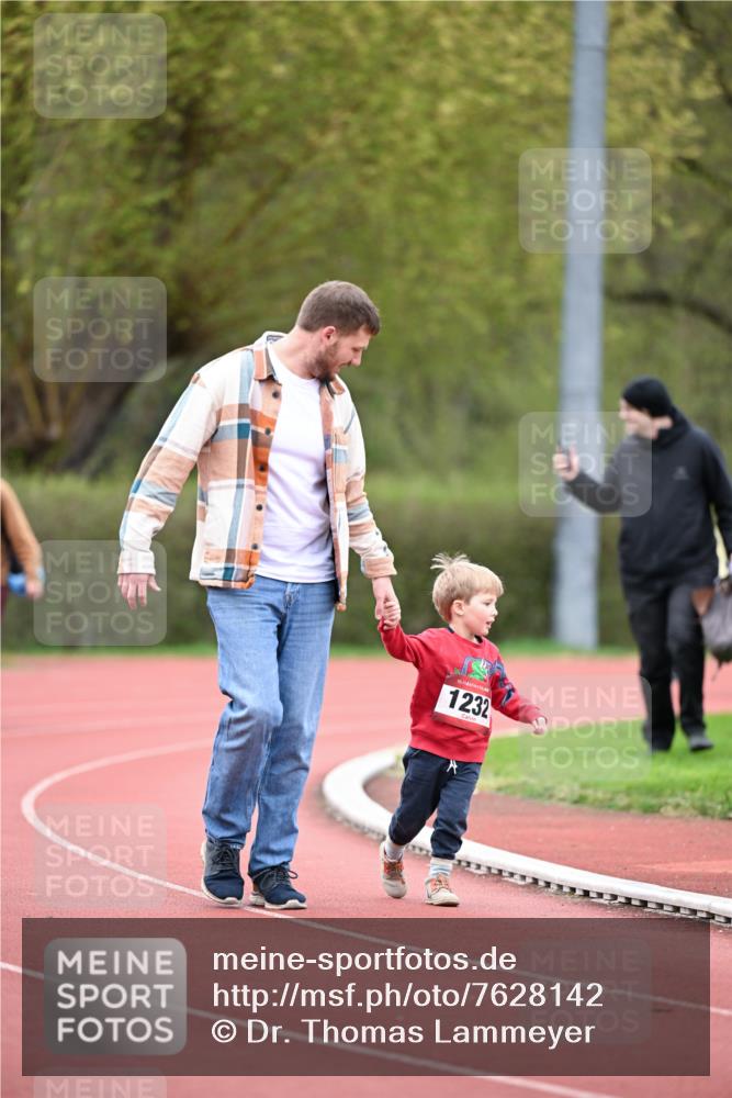 13.04.2025 - Hammer Lauf Dr. Thomas Lammeyer http://msf.ph/oto/7628142 13.04.2025 09:11:58 Laufen 15, 1232 meine-sportfotos.de