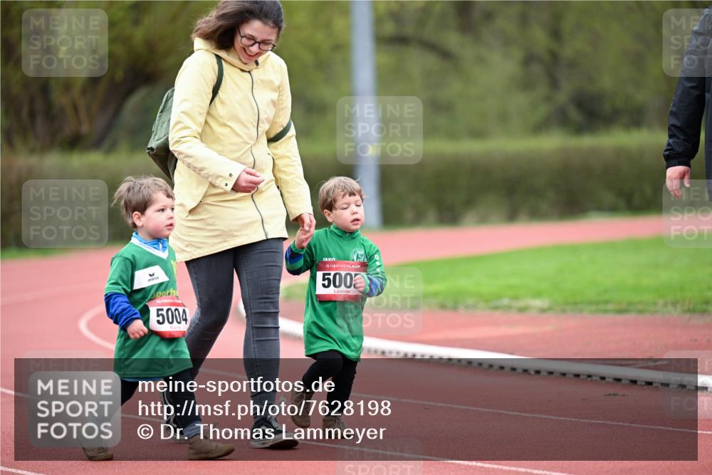 13.04.2025 - Hammer Lauf Dr. Thomas Lammeyer http://msf.ph/oto/7628198 13.04.2025 09:12:20 Laufen 15, 5004, 15, 5002 meine-sportfotos.de