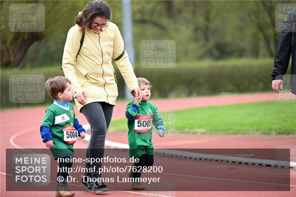 13.04.2025 - Hammer Lauf Dr. Thomas Lammeyer http://msf.ph/oto/7628200 13.04.2025 09:12:20 Laufen 15, 5004, 15, 5005 meine-sportfotos.de