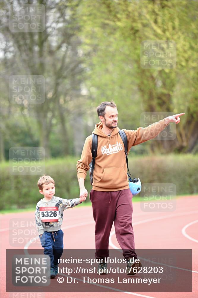 13.04.2025 - Hammer Lauf Dr. Thomas Lammeyer http://msf.ph/oto/7628203 13.04.2025 09:12:23 Laufen 15, 5326 meine-sportfotos.de