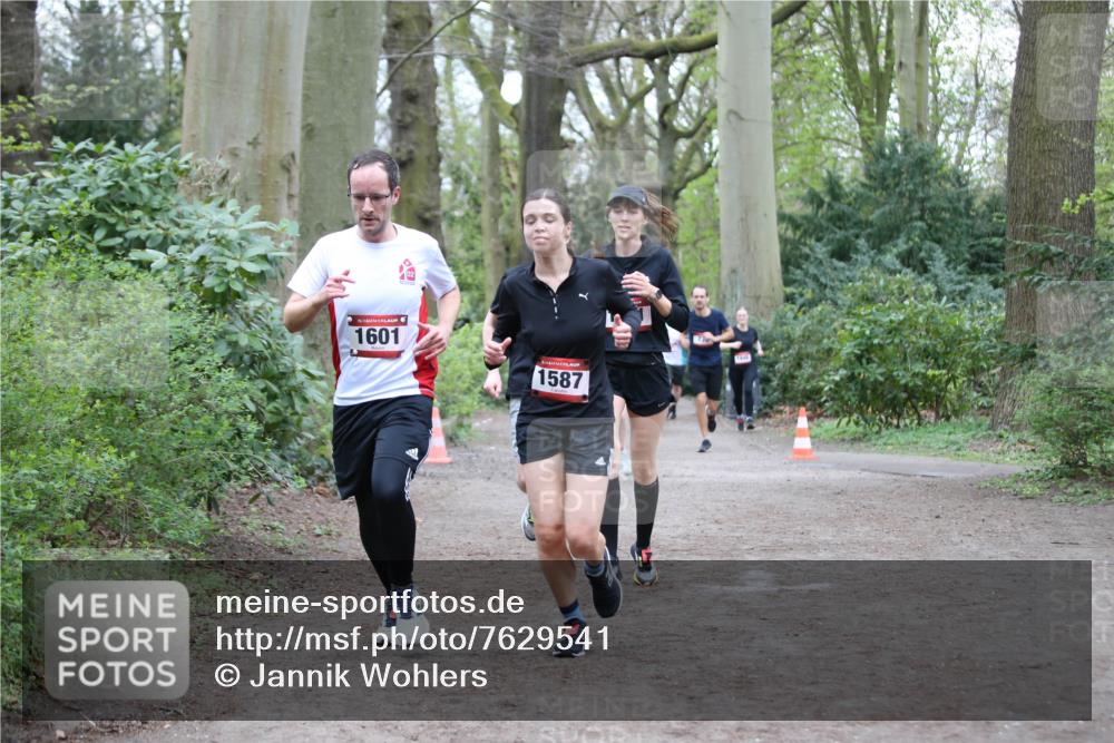 13.04.2025 - Hammer Lauf Jannik Wohlers http://msf.ph/oto/7629541 13.04.2025 12:42:15 Laufen 15, 1601, 1587 meine-sportfotos.de