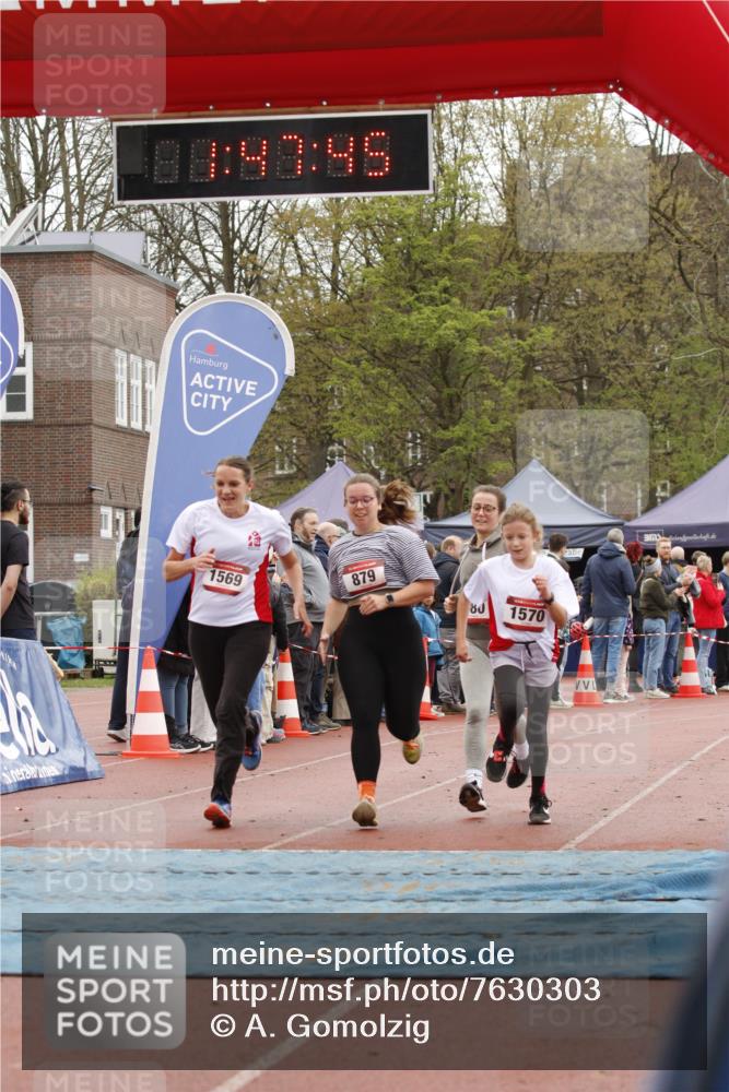 13.04.2025 - Hammer Lauf A. Gomolzig http://msf.ph/oto/7630303 13.04.2025 12:47:44 Ziel 879, 880, 1569, 1570 meine-sportfotos.de