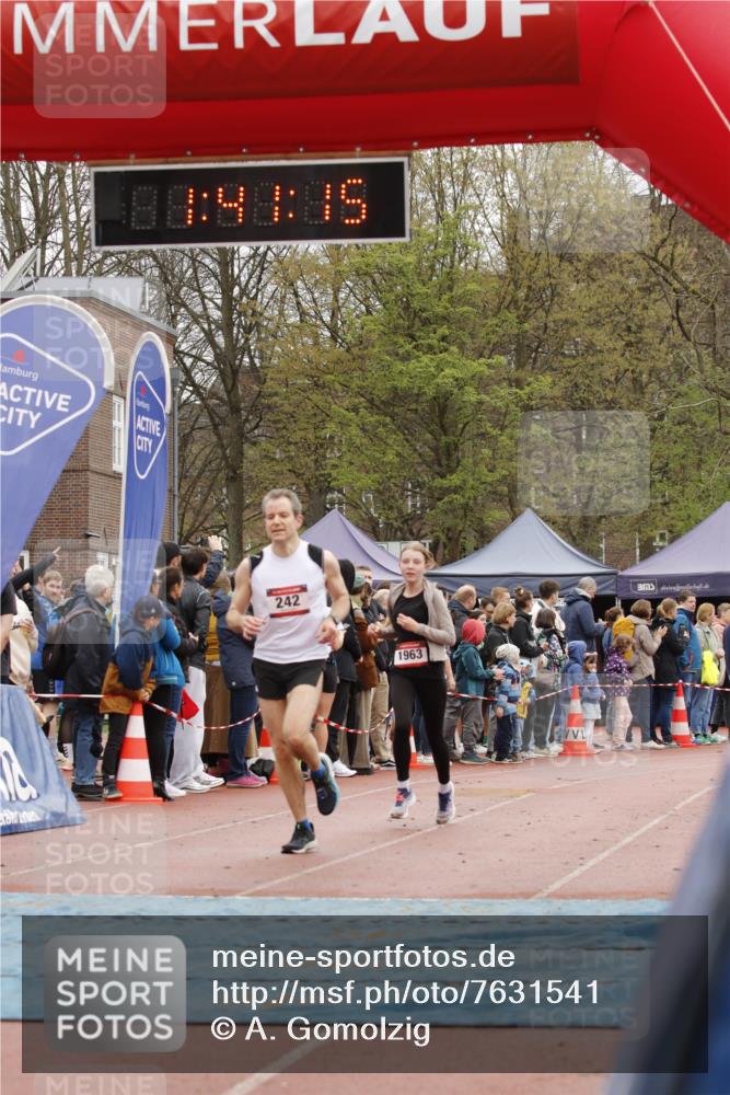 13.04.2025 - Hammer Lauf A. Gomolzig http://msf.ph/oto/7631541 13.04.2025 12:41:13 Ziel 242, 1125, 1963 meine-sportfotos.de