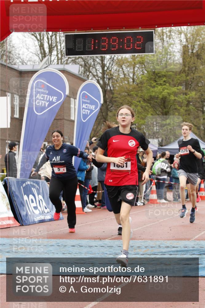 13.04.2025 - Hammer Lauf A. Gomolzig http://msf.ph/oto/7631891 13.04.2025 12:39:00 Ziel 5, 382, 1247, 1260, 1335, 1575, 1881 meine-sportfotos.de