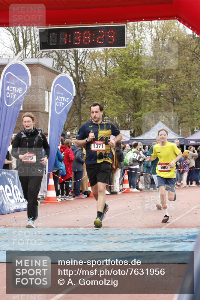 13.04.2025 - Hammer Lauf A. Gomolzig http://msf.ph/oto/7631956 13.04.2025 12:38:28 Ziel 380, 479, 736, 990, 1371, 1837, 1843, 1845 meine-sportfotos.de