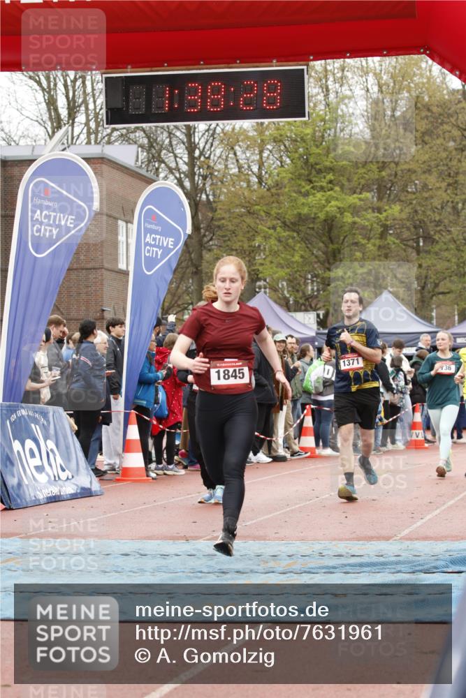 13.04.2025 - Hammer Lauf A. Gomolzig http://msf.ph/oto/7631961 13.04.2025 12:38:26 Ziel 380, 479, 736, 990, 1371, 1837, 1843, 1845 meine-sportfotos.de