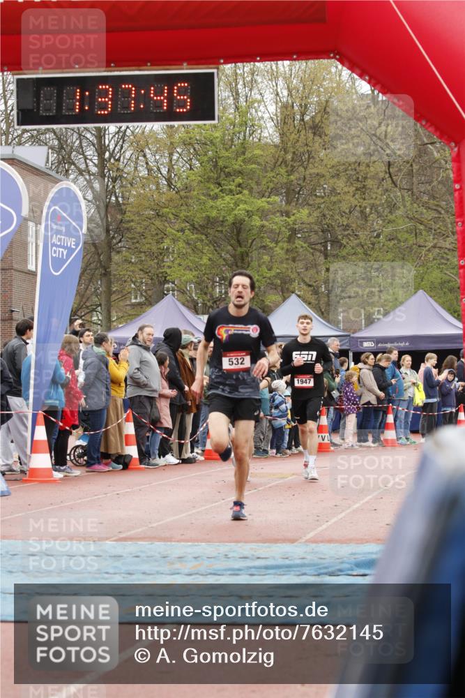 13.04.2025 - Hammer Lauf A. Gomolzig http://msf.ph/oto/7632145 13.04.2025 12:37:44 Ziel 532, 1137, 1347, 1946, 1947 meine-sportfotos.de